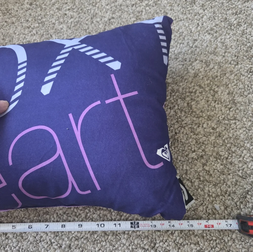 Roxy decorative accent